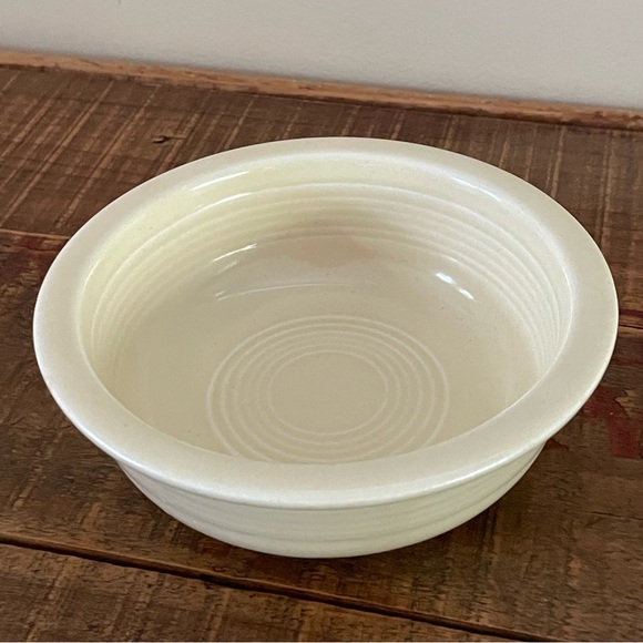 Fiestaware Other - Vintage Fiestaware Ivory Fruit Bowl🍒🍊🍌